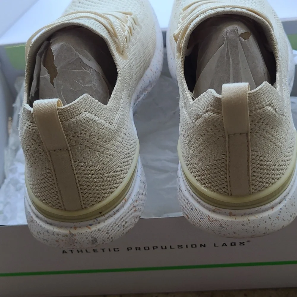 Athletic Propulsion Labs Shoes - Picture 5 of 8